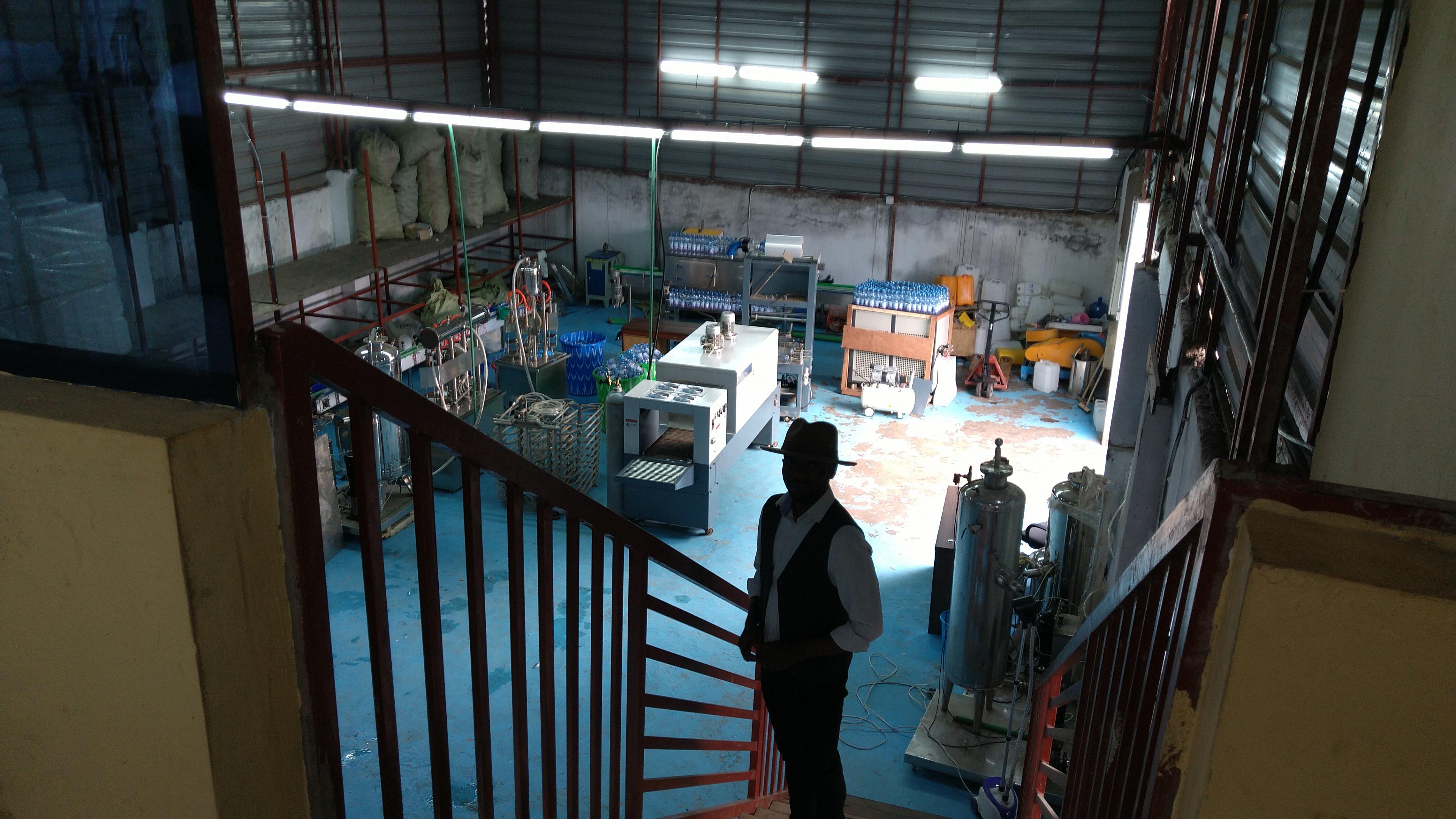 VISITE DU PRESIDENT DE LA JEUNESSE LUUSU GOMA CHEZ ITO FOOD